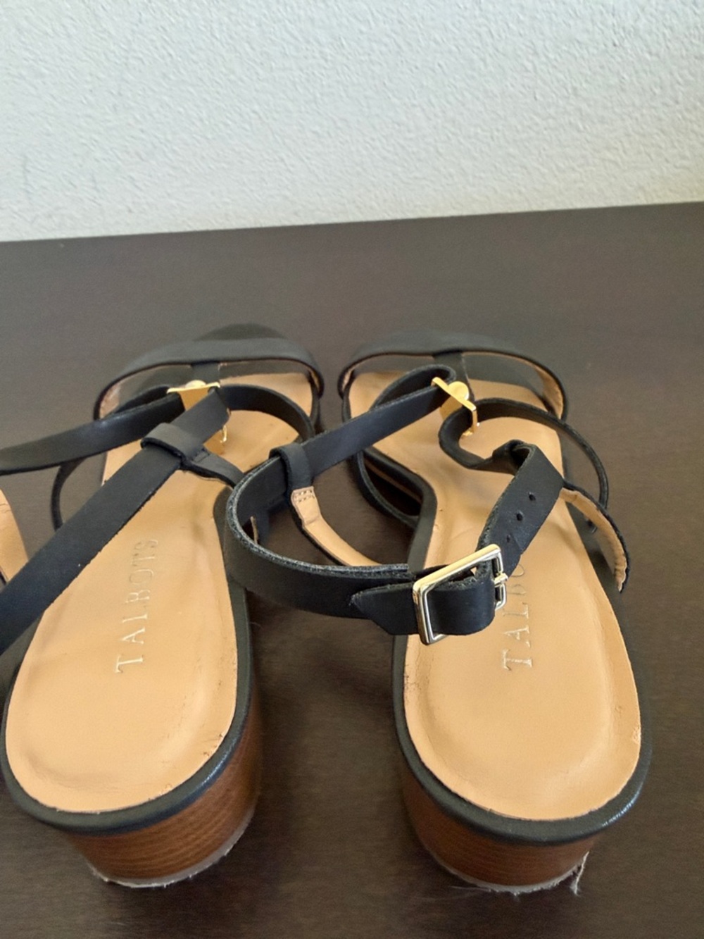 Talbots Black Leather T-Strap Sandals with Gold Accent - Picture 6 of 8